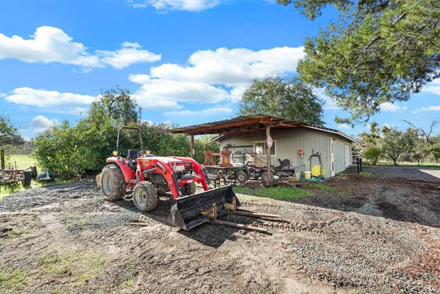 4317 Curran Rd, Ione, CA 95640