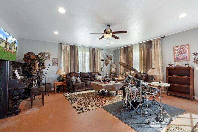 4317 Curran Rd, Ione, CA 95640