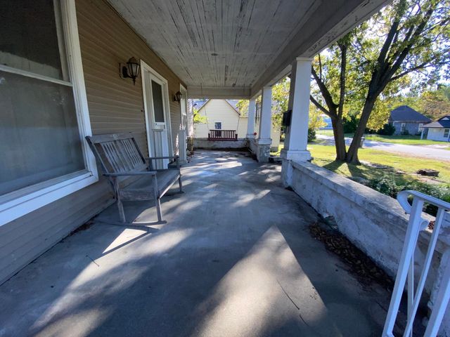 213 Jasper Street, Aurora, MO 65605