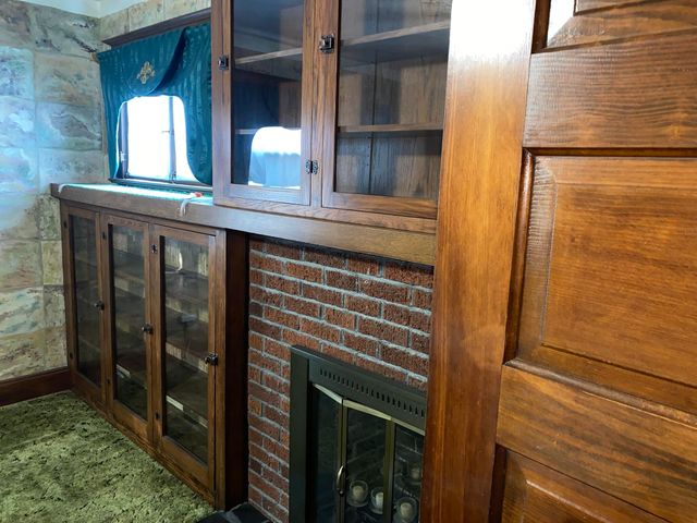 213 Jasper Street, Aurora, MO 65605