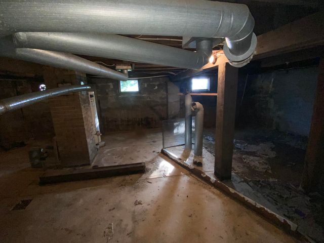 213 Jasper Street, Aurora, MO 65605