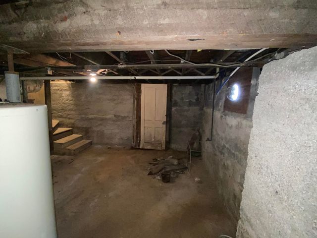 213 Jasper Street, Aurora, MO 65605