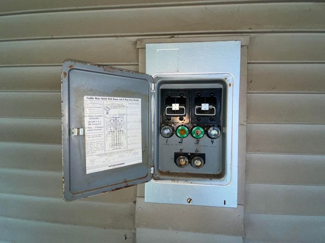 213 Jasper Street, Aurora, MO 65605