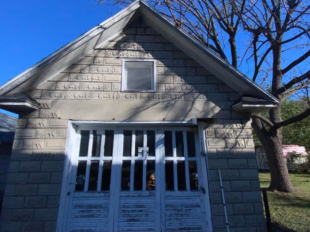 213 Jasper Street, Aurora, MO 65605