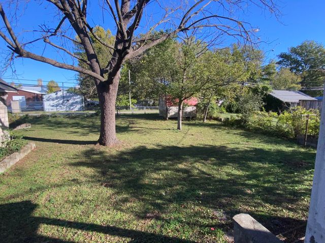 213 Jasper Street, Aurora, MO 65605