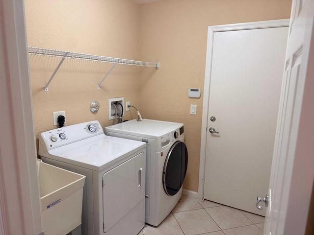 10172 White Water Lily Way, Boynton Beach, FL 33437