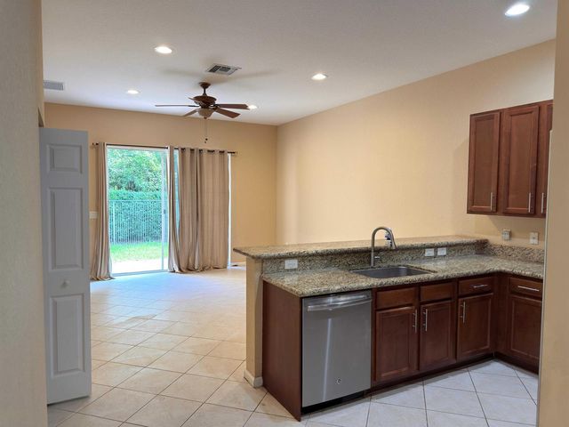 10172 White Water Lily Way, Boynton Beach, FL 33437