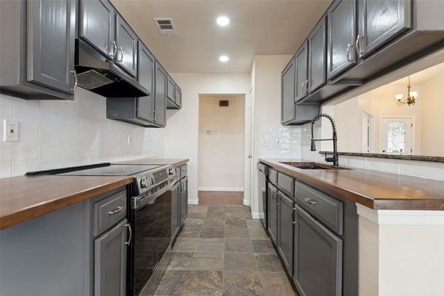 1616 Wickford Drive, Arlington, TX 76018
