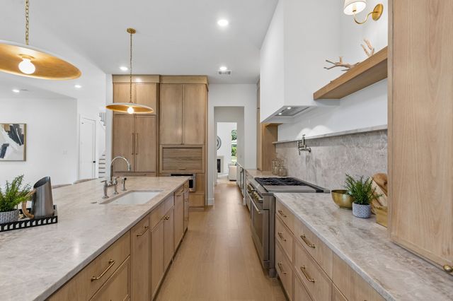 6402 Kenwood Avenue, Dallas, TX 75214