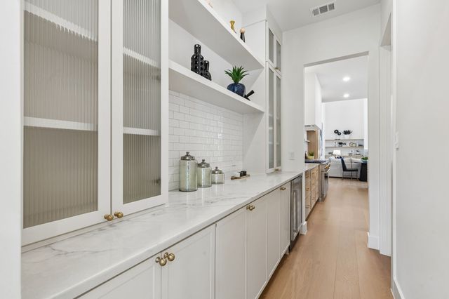 6402 Kenwood Avenue, Dallas, TX 75214