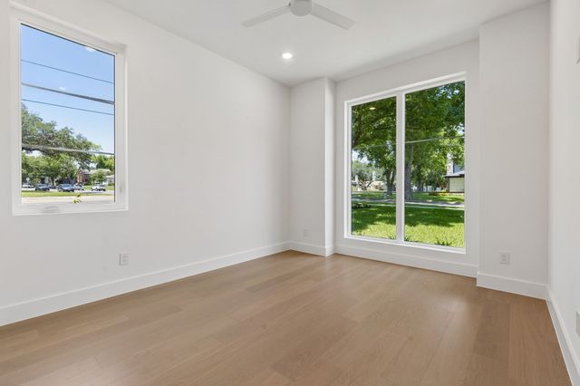 6402 Kenwood Avenue, Dallas, TX 75214