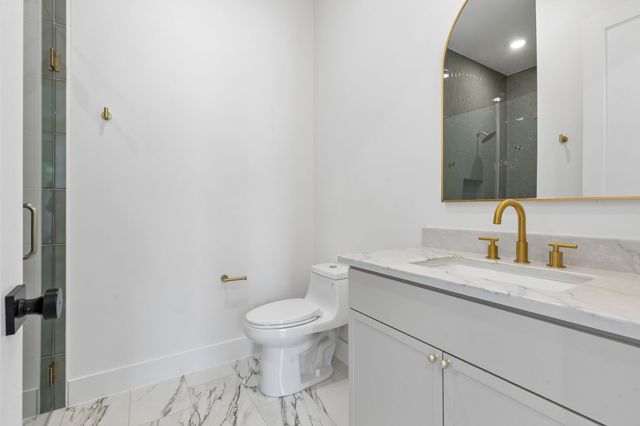 6402 Kenwood Avenue, Dallas, TX 75214