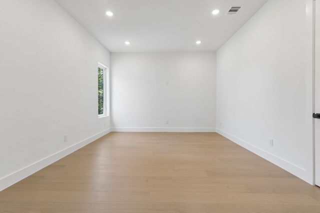6402 Kenwood Avenue, Dallas, TX 75214