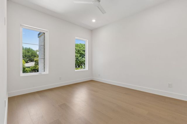 6402 Kenwood Avenue, Dallas, TX 75214