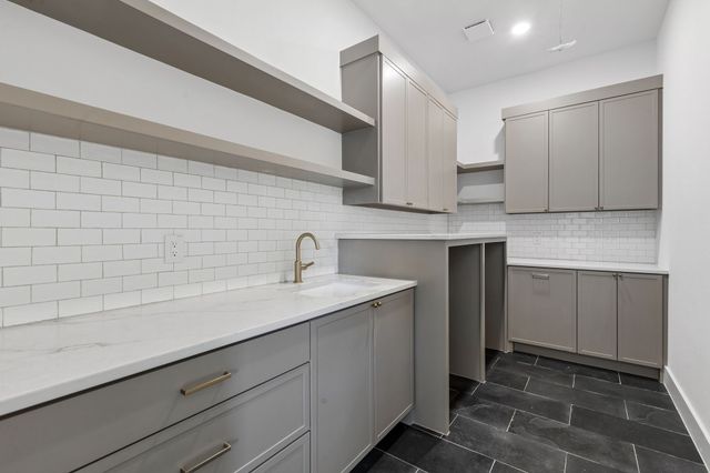 6402 Kenwood Avenue, Dallas, TX 75214