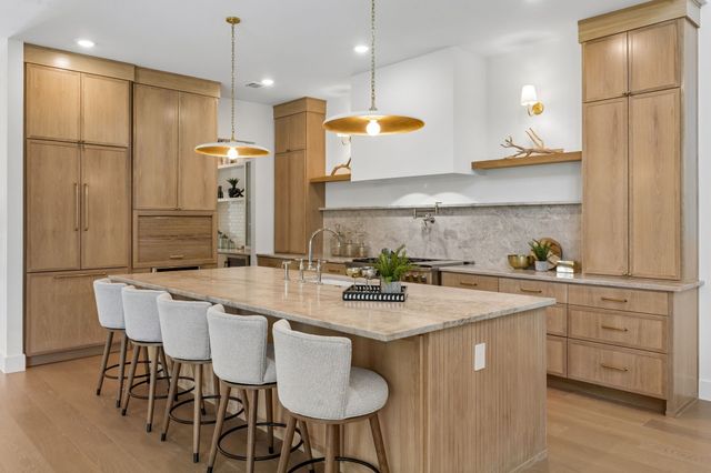 6402 Kenwood Avenue, Dallas, TX 75214