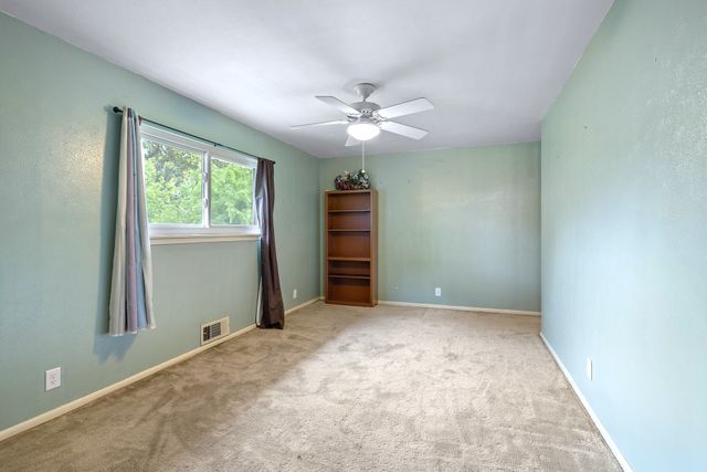 1730 W Hull Street, Denison, TX 75020