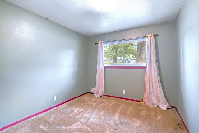 1730 W Hull Street, Denison, TX 75020