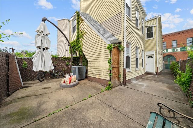 2016 Sidney St, South Side, PA 15203