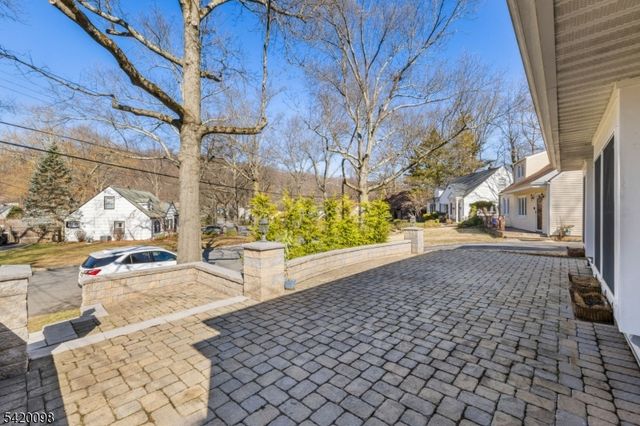 15 Nestro Rd, West Orange Twp., NJ 07052