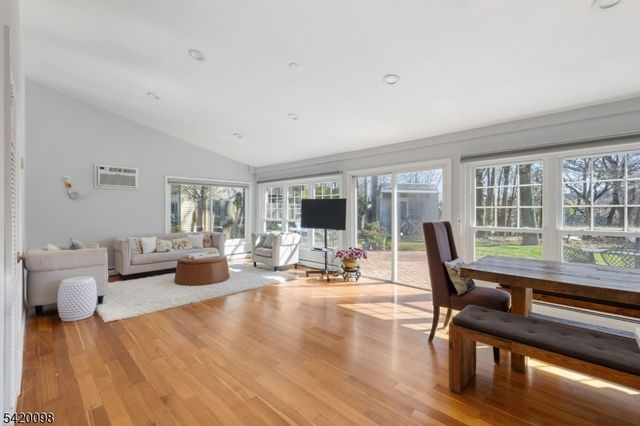 15 Nestro Rd, West Orange Twp., NJ 07052