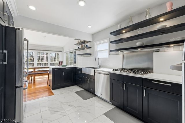 15 Nestro Rd, West Orange Twp., NJ 07052