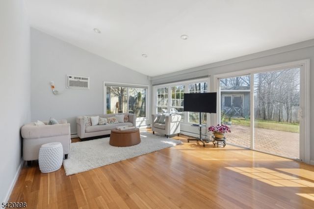 15 Nestro Rd, West Orange Twp., NJ 07052