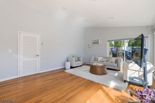 15 Nestro Rd, West Orange Twp., NJ 07052