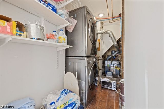 15 Nestro Rd, West Orange Twp., NJ 07052