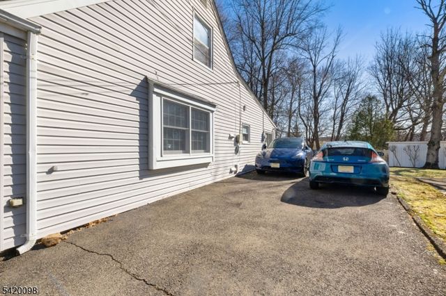 15 Nestro Rd, West Orange Twp., NJ 07052