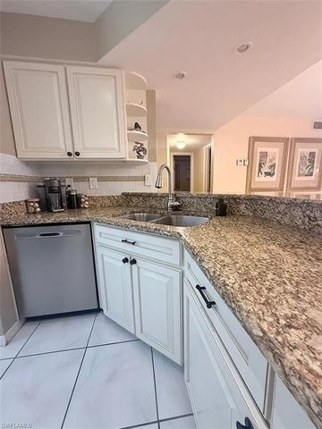 9580 Victoria LN # A102, Naples, FL 34109