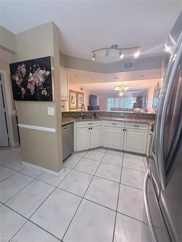 9580 Victoria LN # A102, Naples, FL 34109