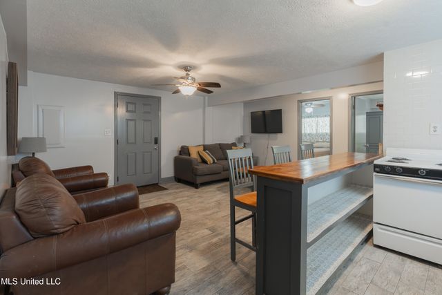95 Nesting Site, Vicksburg, MS 39183