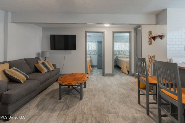 95 Nesting Site, Vicksburg, MS 39183