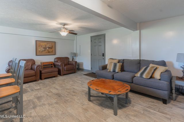 95 Nesting Site, Vicksburg, MS 39183