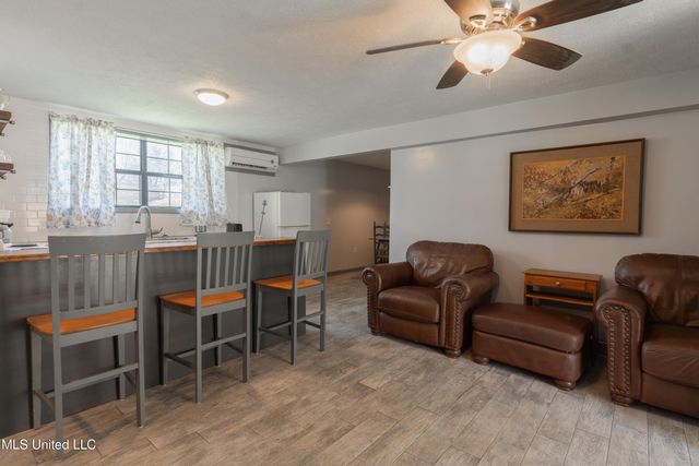 95 Nesting Site, Vicksburg, MS 39183