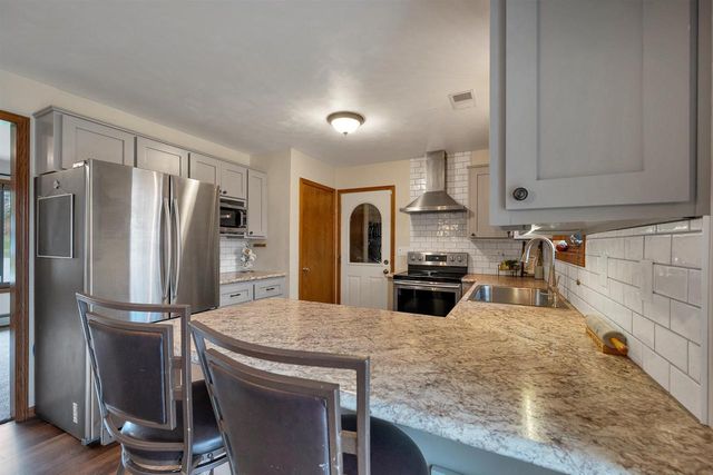 2930 DEVROY LANE, Green Bay, WI 54313