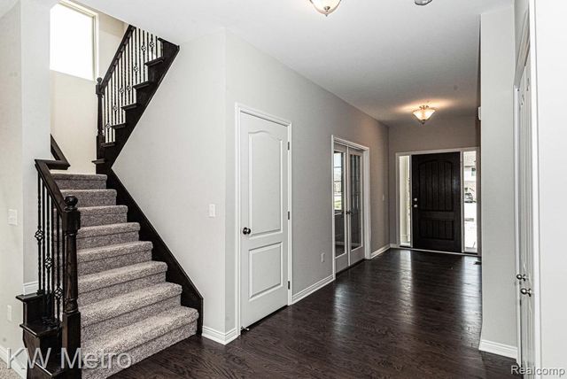 425 Hogarth Ave., Waterford Charter Township, MI 48328