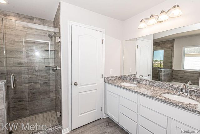 425 Hogarth Ave., Waterford Charter Township, MI 48328