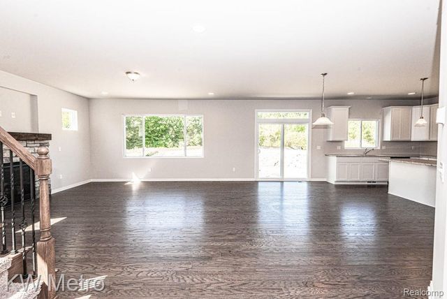 425 Hogarth Ave., Waterford Charter Township, MI 48328