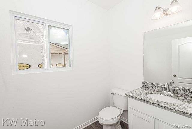 425 Hogarth Ave., Waterford Charter Township, MI 48328