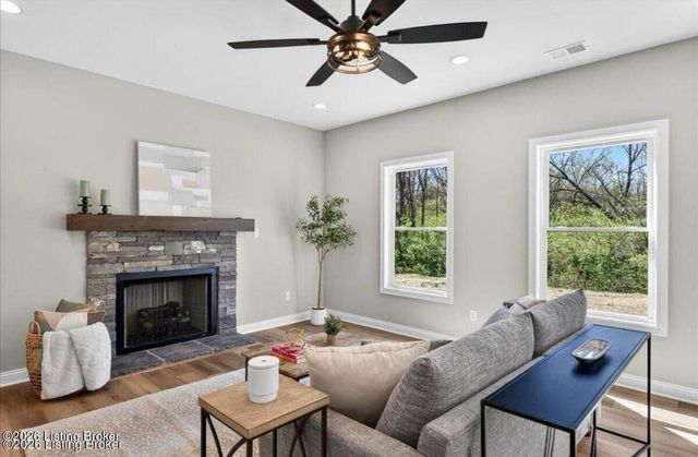 8206 Roseborough Rd, Louisville, KY 40228