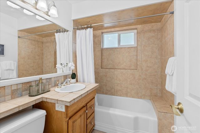 1051 2nd Avenue S, Edmonds, WA 98020