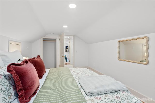 1051 2nd Avenue S, Edmonds, WA 98020