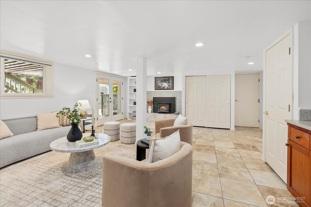 1051 2nd Avenue S, Edmonds, WA 98020