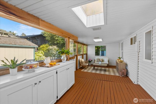 1051 2nd Avenue S, Edmonds, WA 98020