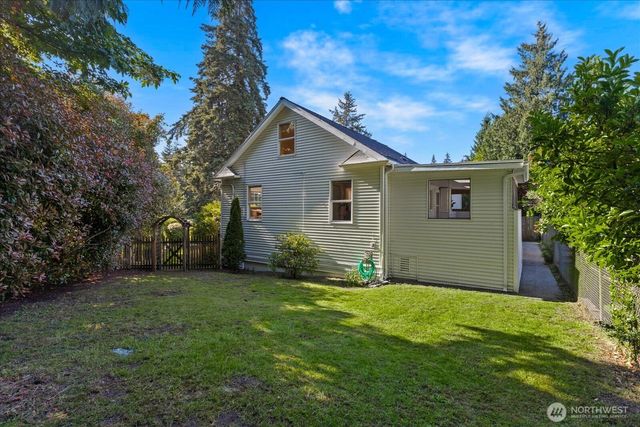 1051 2nd Avenue S, Edmonds, WA 98020
