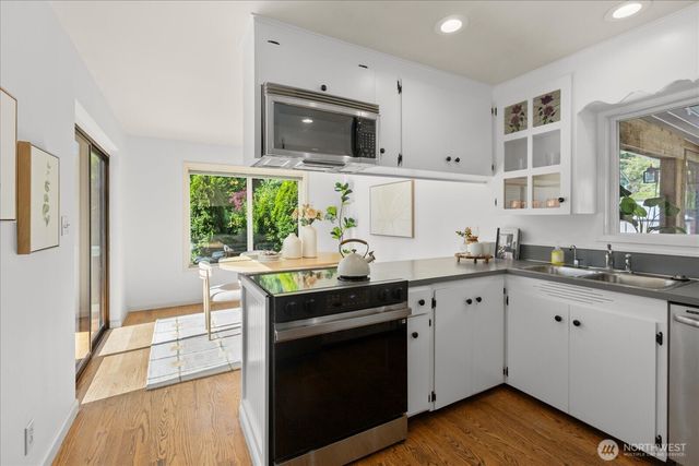 1051 2nd Avenue S, Edmonds, WA 98020