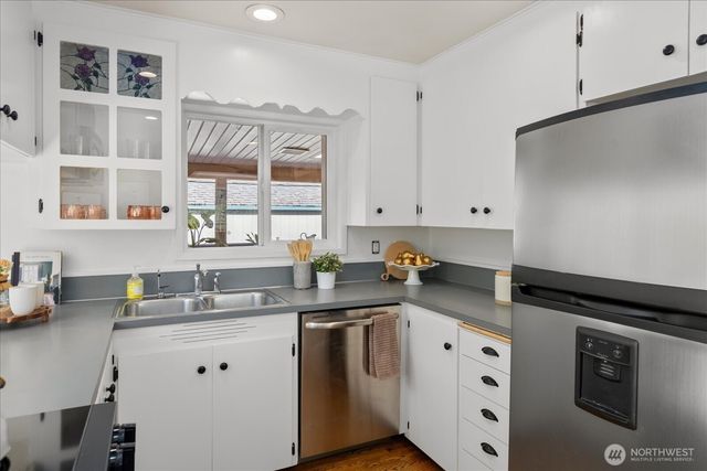 1051 2nd Avenue S, Edmonds, WA 98020