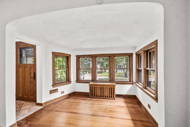 2330 Brown Avenue, Evanston, IL 60201